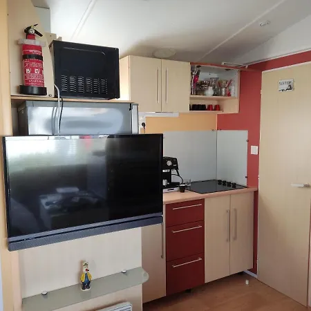 Campsite Bungalow A04 *